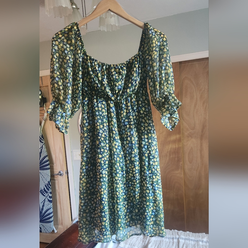 New Sugarfox floral dress sz S